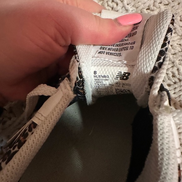 New Balance 574 - Picture 3 of 5